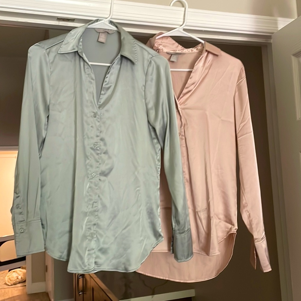 V-neck blouse H&M (quantity:2)
